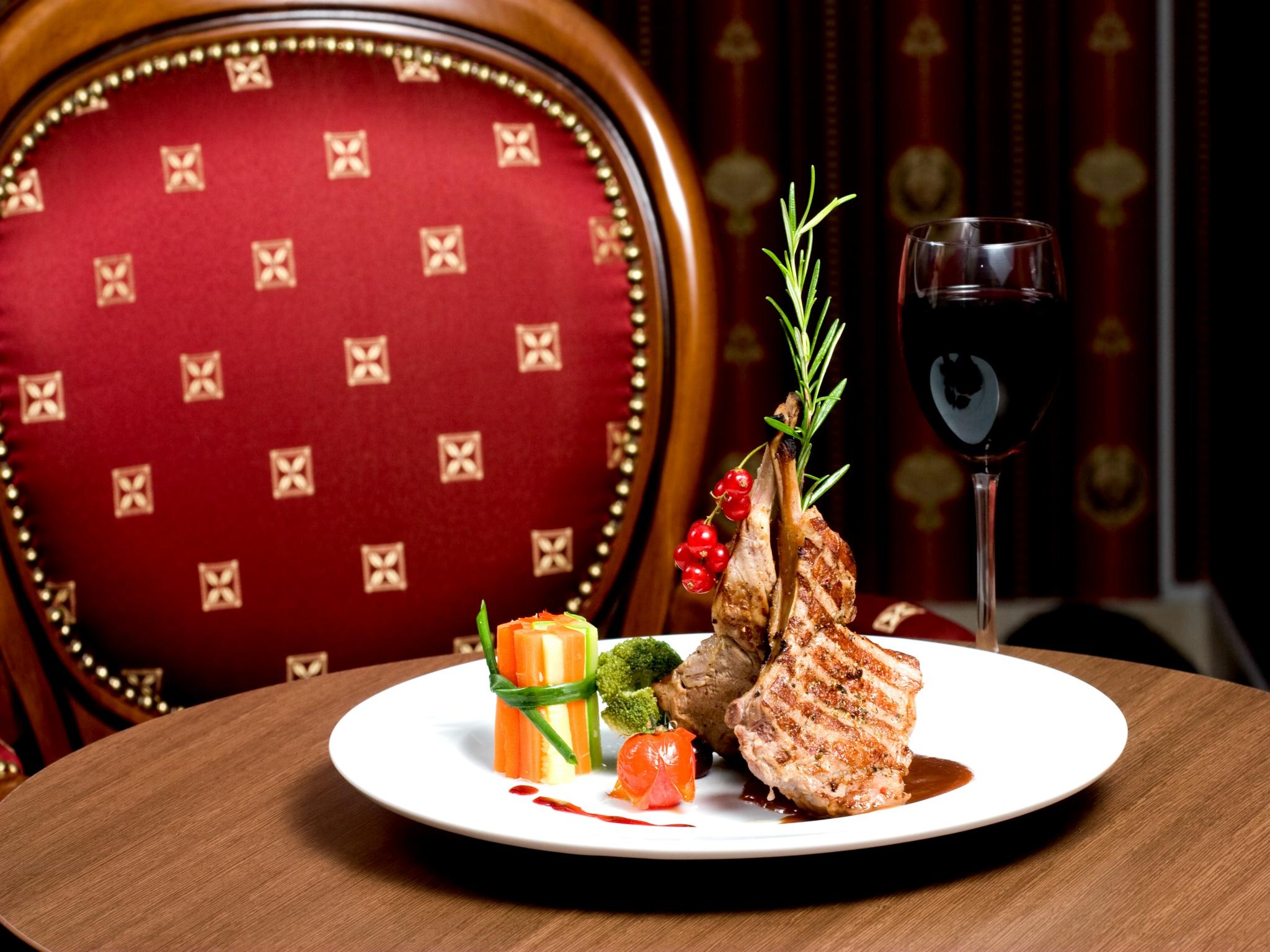 Manhattan Hotel & Restaurant Chişinău Extérieur photo