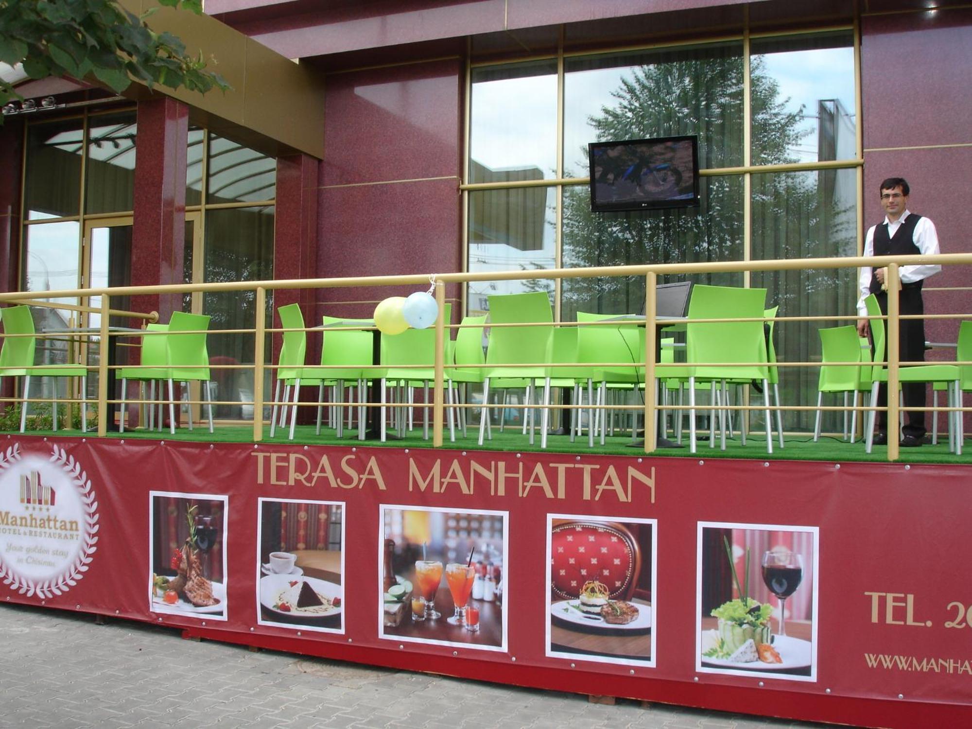 Manhattan Hotel & Restaurant Chişinău Extérieur photo