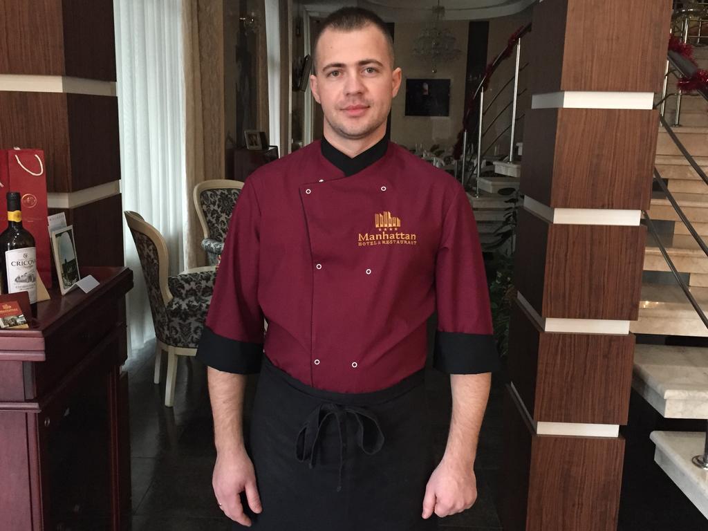 Manhattan Hotel & Restaurant Chişinău Extérieur photo