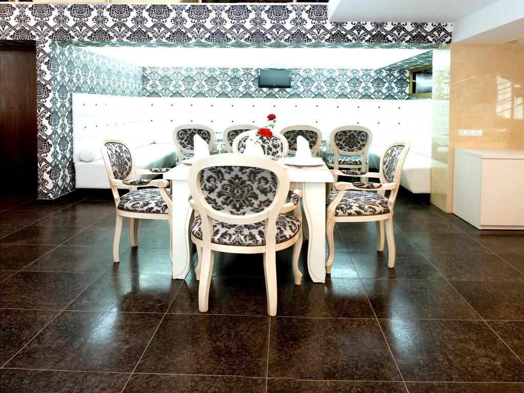 Manhattan Hotel & Restaurant Chişinău Restaurant photo