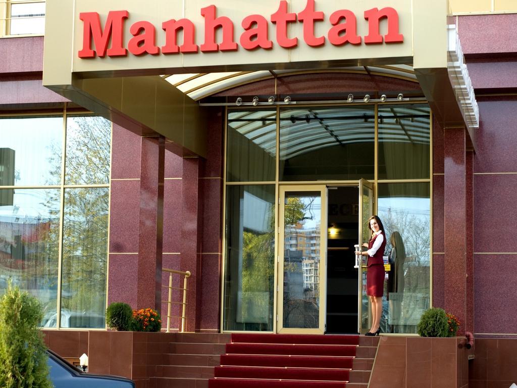 Manhattan Hotel & Restaurant Chişinău Extérieur photo